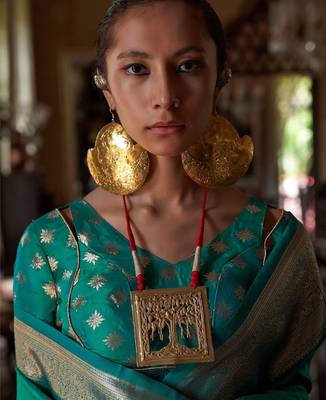 green woven design zari banarasi silk blend saree 3