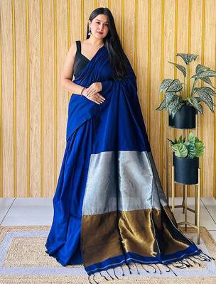 navy blue women solid cotton blend saree 1