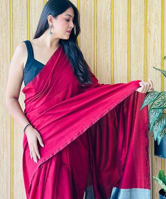 maroon cotton blend saree with blouse piece 4