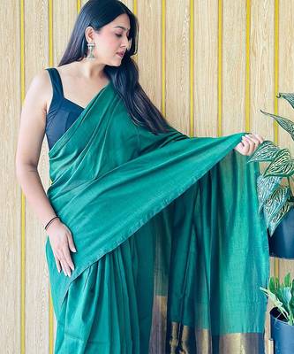 green cotton blend plain saree 4