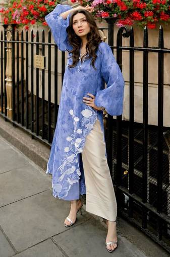 Blue silk blend embroidered kurta set