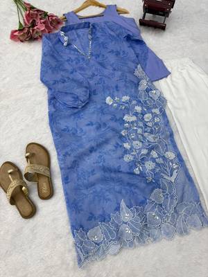 Blue silk blend embroidered kurta set 3
