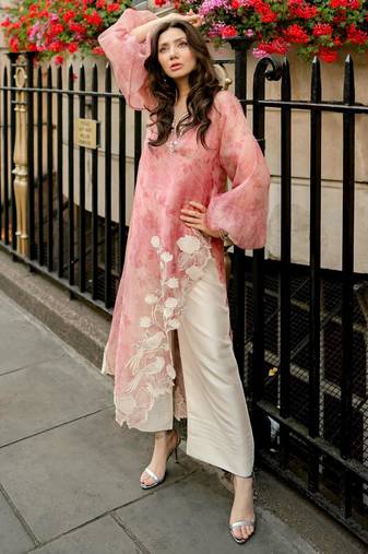 Pink organza embroidered kurta set