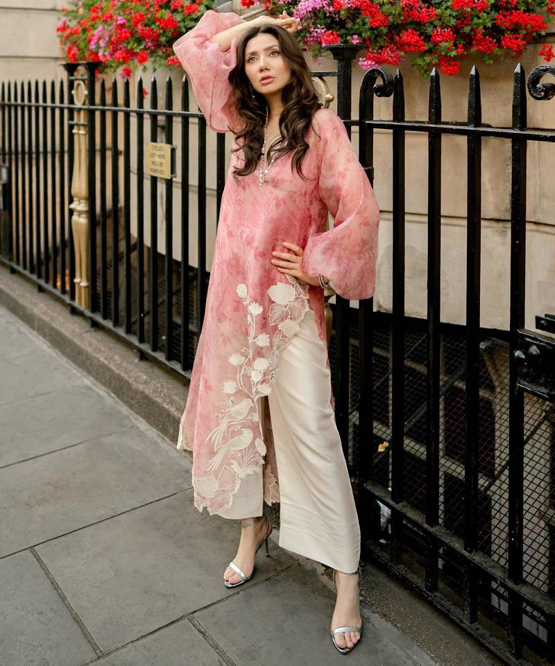 Pink organza embroidered kurta set
