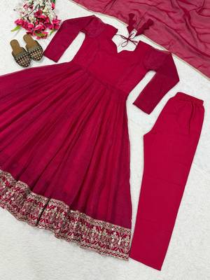 Red silk blend embroidered flared gown set 4
