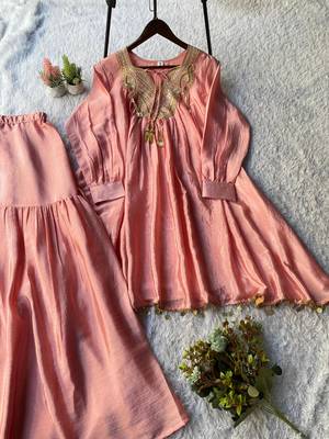 Pink silk blend embroidered sharara set 4