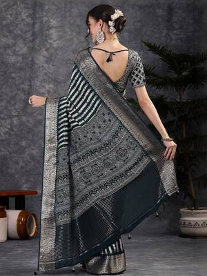 Navy blue navy blue & white striped silk blend saree 4