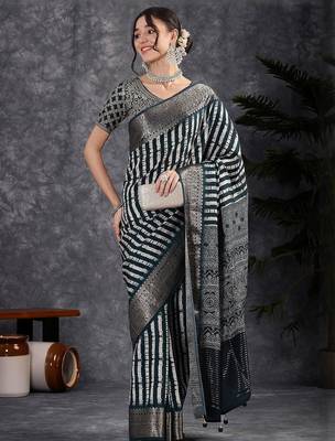 Navy blue navy blue & white striped silk blend saree 5