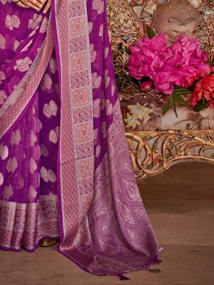 magenta woven design zari saree with blouse piece 5