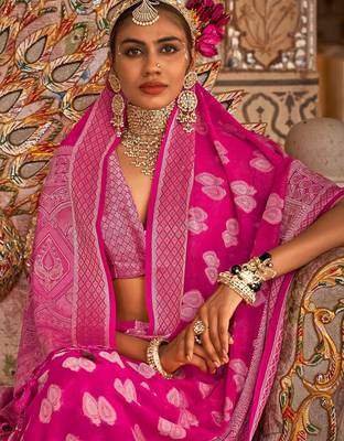 pink women woven design banarasi saree 2