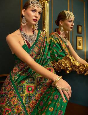 green ethnic motifs banarasi silk blend saree 3