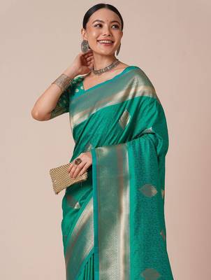 green bagh woven design zari banarasi silk blend saree 4