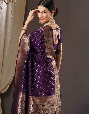 purple & gold-toned floral woven design zari banarasi silk blend saree 4