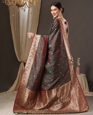 brown floral zari banarasi silk blend saree 2