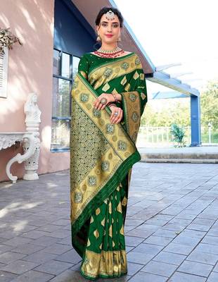 green ethnic motifs woven design zari art silk blend banarasi saree 2