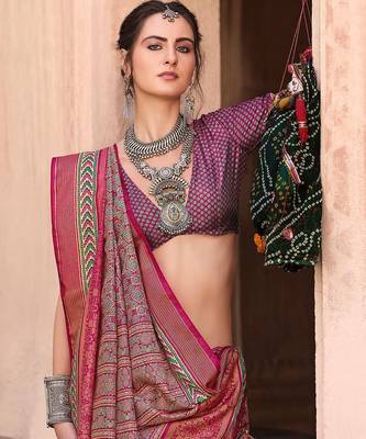 Pink ethnic motifs festive wear pink silk blend banarasi saree with matching blouse 4