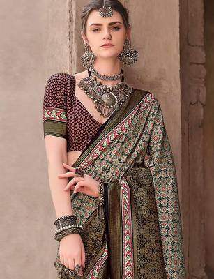 Black ethnic motifs zari silk blend banarasi saree 3