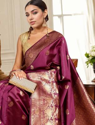 magenta woven design zari banarasi silk blend saree 4