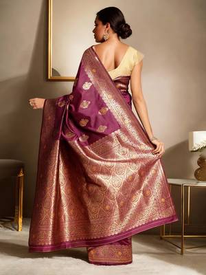 magenta woven design zari banarasi silk blend saree 3