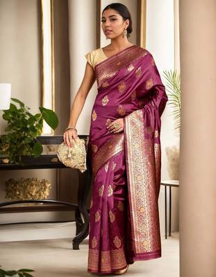 magenta woven design zari banarasi silk blend saree 4