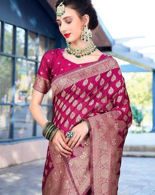 pink & gold-toned ethnic motifs woven design zari saree 4