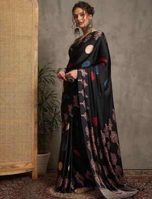 black printed saree with blouse 2