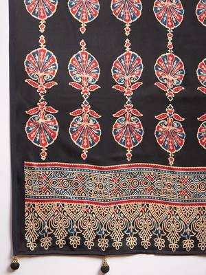 black printed saree with blouse 5