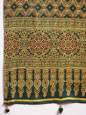 green floral printed crepe block print saree 5