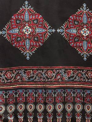 maroon striped crepe block print saree 5