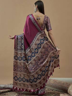 magenta ethnic motifs ajrak poly crepe block print saree 3