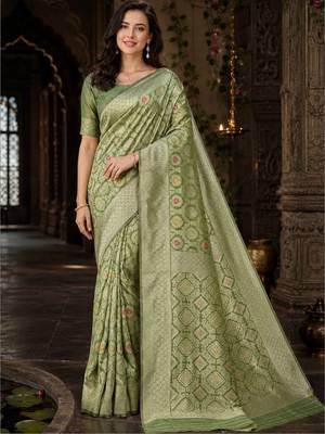 lime woven design zari art silk blend banarasi saree 3