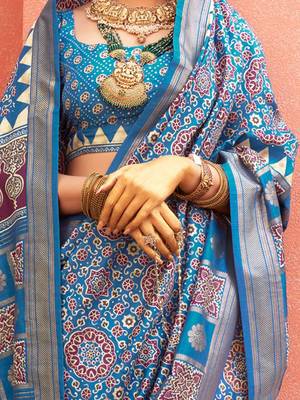 Blue ethnic motifs zari silk blend woven design  saree 3
