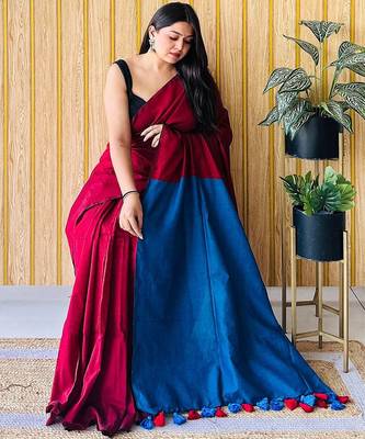 maroon tassel detailed saree with no border 3