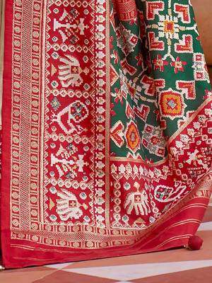 Cream cream-coloured & red woven design zari silk blend patola saree 3