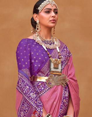 Mauve ethnic motifs woven design zari patola saree 2