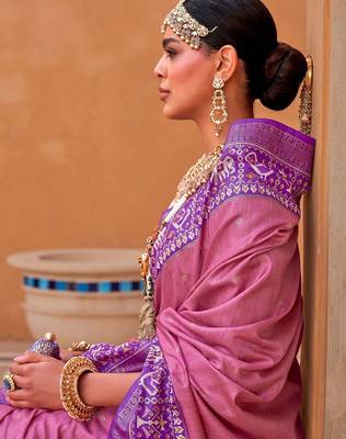 Mauve ethnic motifs woven design zari patola saree 3