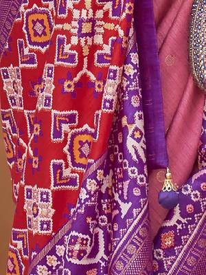 Mauve ethnic motifs woven design zari patola saree 4