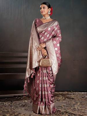 Purple woven design zari silk blend handloom banarasi saree 4