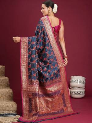 Navy blue navy blue floral zari silk blend heavy work banarasi saree with unstiched blouse 3