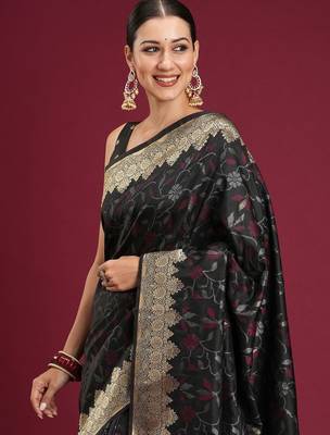 Black black floral zari silk blend heavy work banarasi saree with unstiched blouse 4