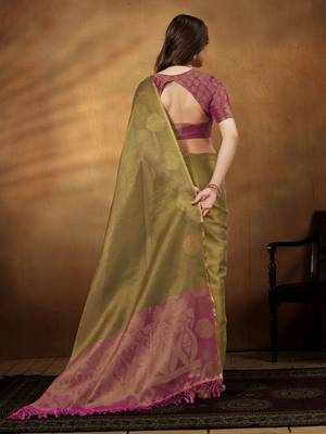 gold woven design khadi saree with zari border 3