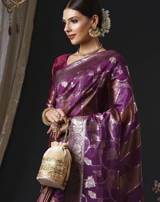 magenta woven design zari organza banarasi saree 4