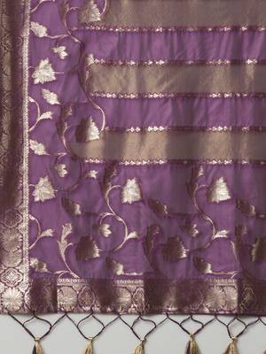 magenta woven design zari organza banarasi saree 5