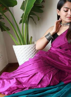 burgundy cotton blend solid saree 4
