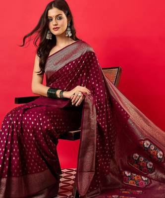Burgundy woven design zari silk blend banarasi saree 4
