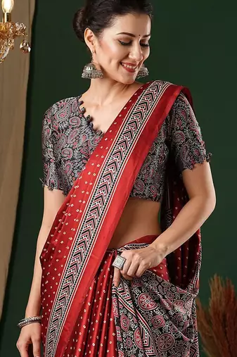 red bandhani ethnic printed crepe saree