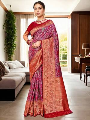 magenta woven design zari kanjeevaram silk blend saree 1
