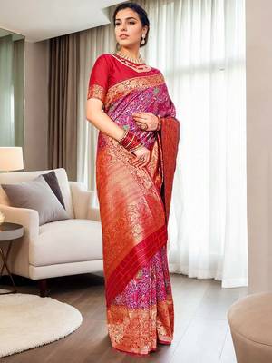 magenta woven design zari kanjeevaram silk blend saree 2