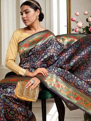 navy blue woven design zari kanjeevaram silk blend saree 4