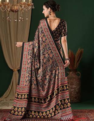 black ethnic motifs crepe saree 3